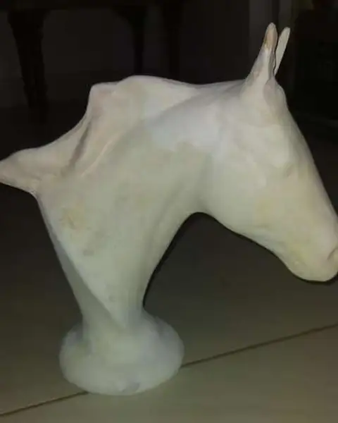 Escultura Caballo — cerámica artesanal hecha a mano en Asunción