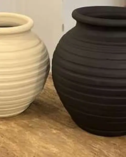 Jarrón Panal — cerámica artesanal hecha a mano en Asunción